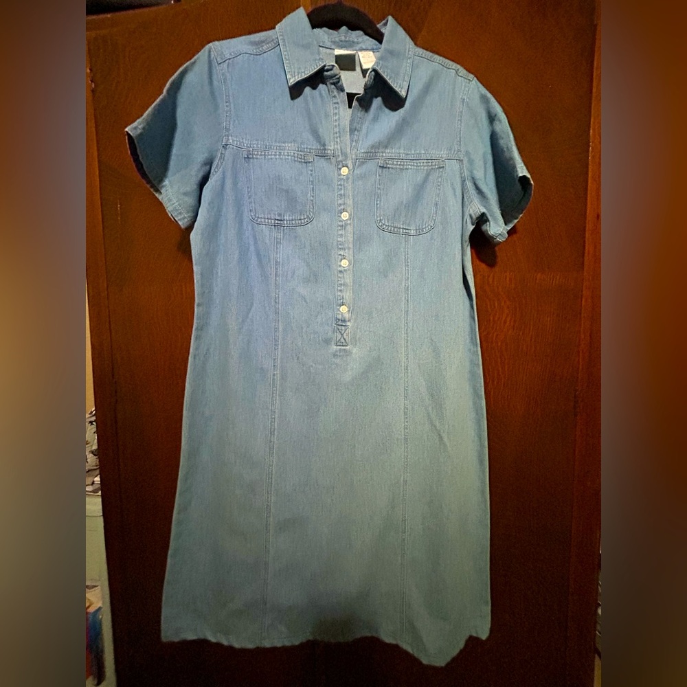 Cherokee Light Blue 1/4 Button-Up short sleeve Dress size large